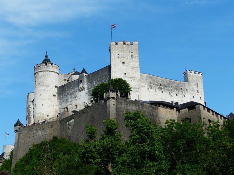 salzburg-hohensalzburg-slott-fullt bevarat
