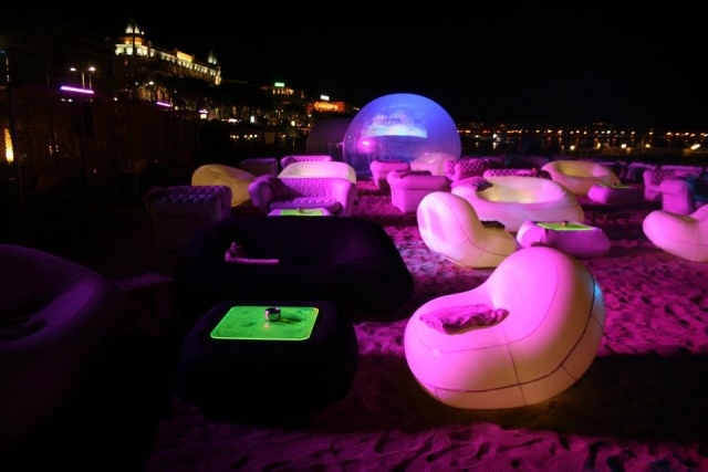 Uppblåsbara möbler LED -belysning fugu lounge strand