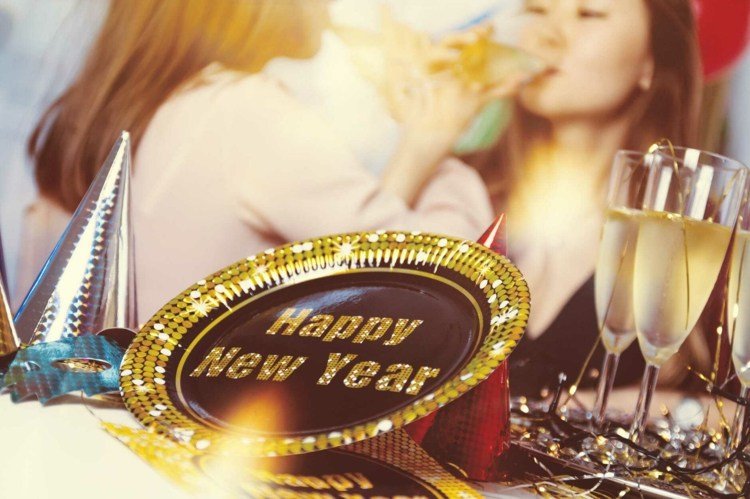 Festspel vuxen nyår festidéer drickspel regler