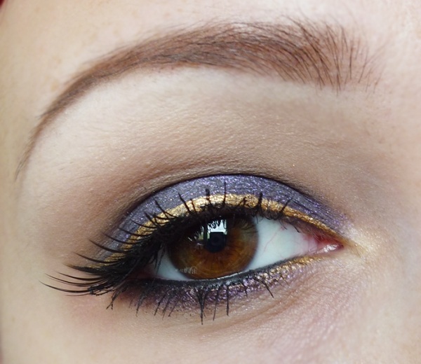 festlig smink-eyeliner-guld-skimrande-trender-hösten 2014