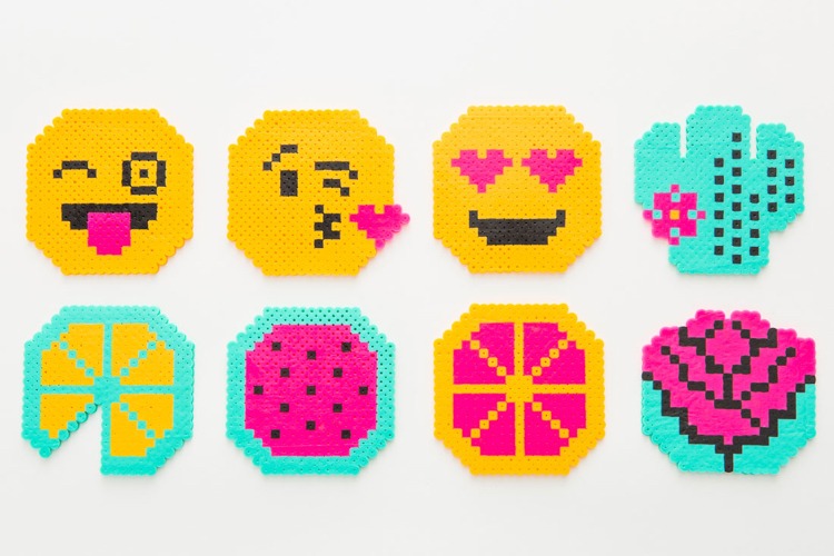 Gör emoji fruktrosmall från järnpärlor