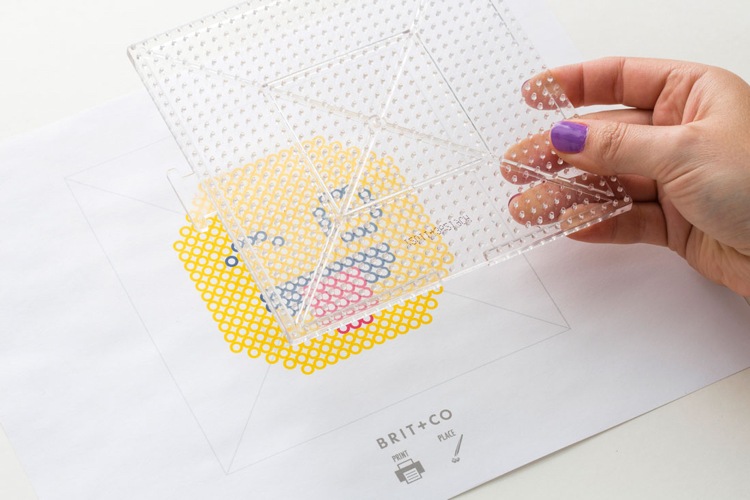 Tinker emoji-mall-print-square-pegboard från strykpärlor