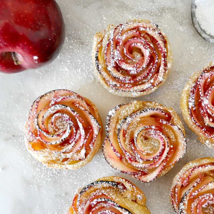 ovanliga-recept-dessert-äpple-ros-muffinsform-bakpulveriserat socker