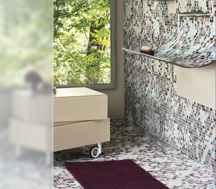 tvättställ-badrum-design-innovativ-hud-mosaik-kakel-lila-vit-svart