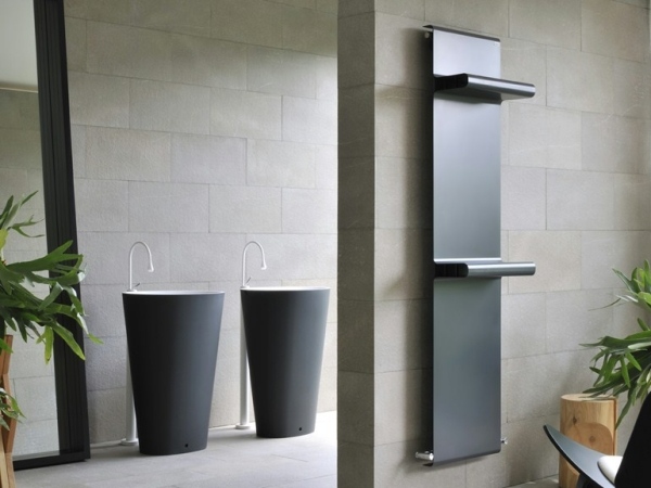 minimalistisk badrumsuppvärmning design ekonomisk värmefördelning badkar design