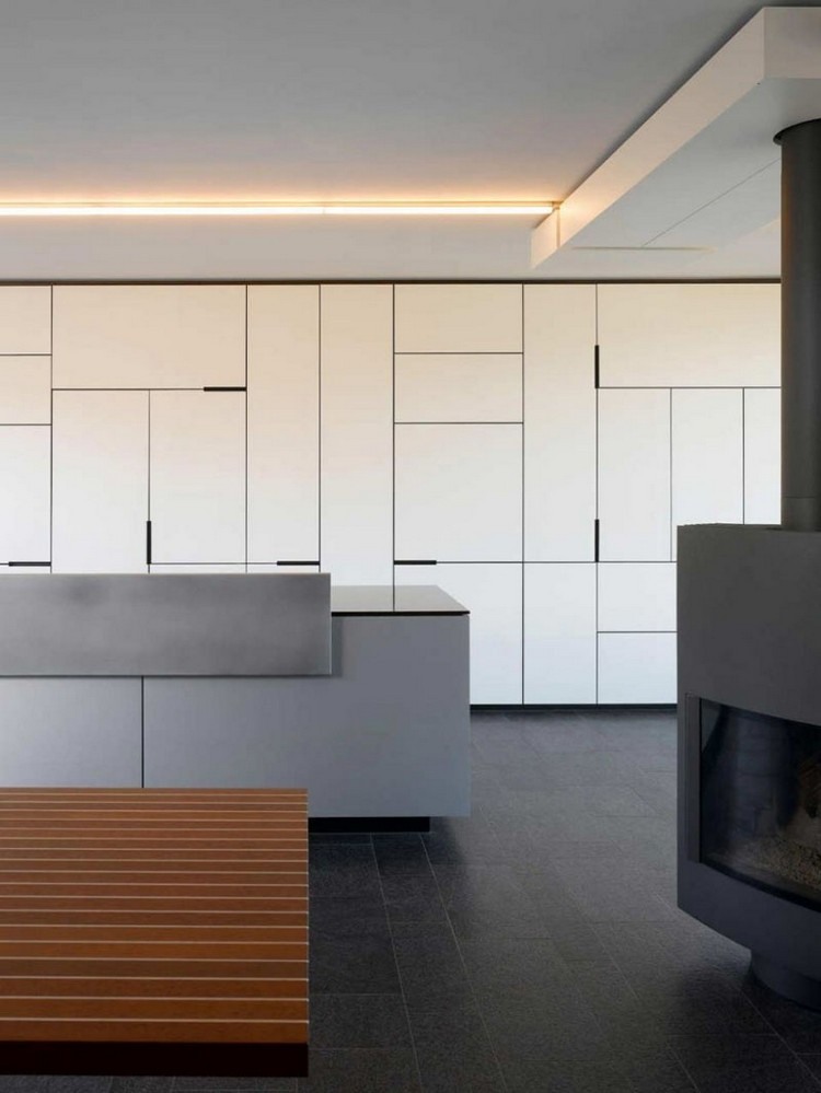 skåp-dörrar-design-modern-minimalistisk-tak-belysning-alexander-brännare
