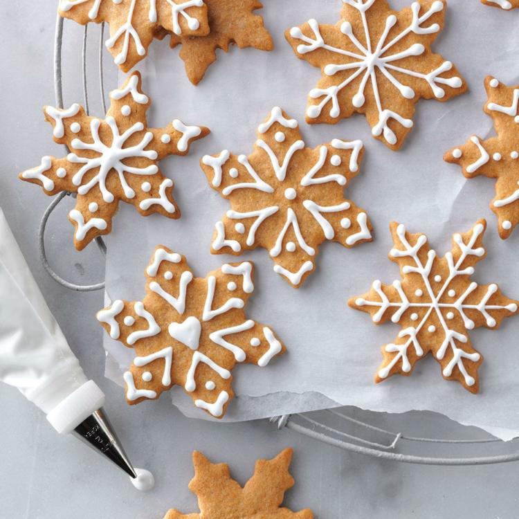 Speculoos-decorate-frosting-cut out