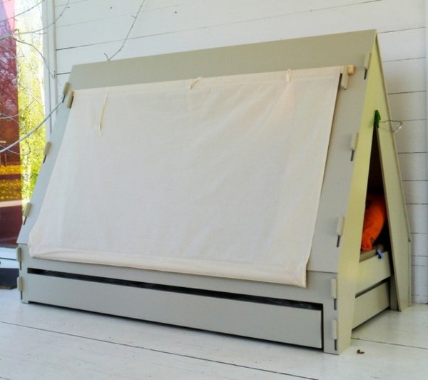 Barnsäng utdragbart tält tak idé förvaringsutrymme