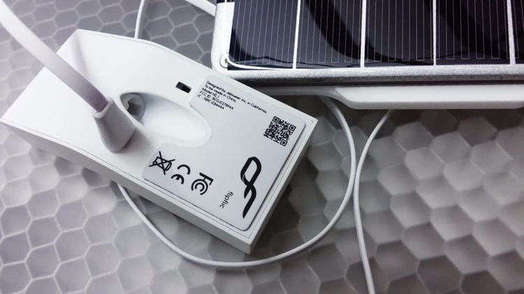 blind-control-automatic-app-flipflic-solar-battery-design-device