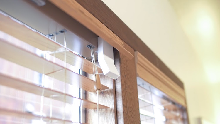blind-kontroll-automatisk-app-flipflic-modern-design-innovativ-funktionell