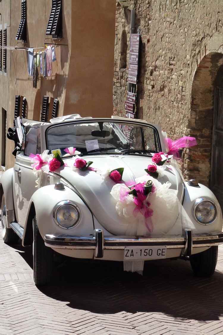 Bilsmycken för bröllop retro-bil-tyll-rosor
