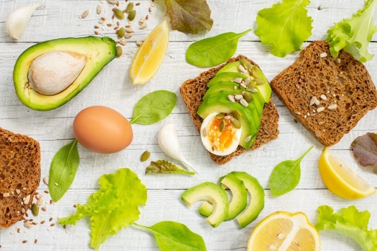 Avokado toast hälsosam och rik på fibrer