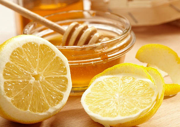 Μέλι και Λεμόνι Ayurvedic Θεραπεία για τα σπυράκια
