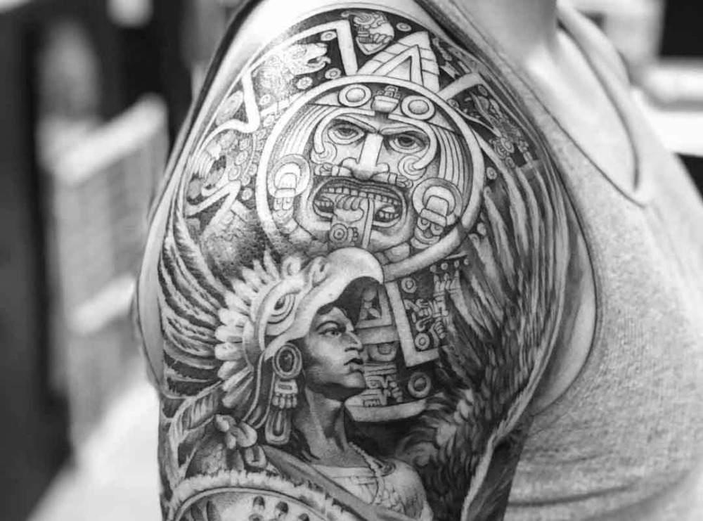 Aztec -tatueringsmallar som detaljerade skildringar av krigare med örnar på huvudet
