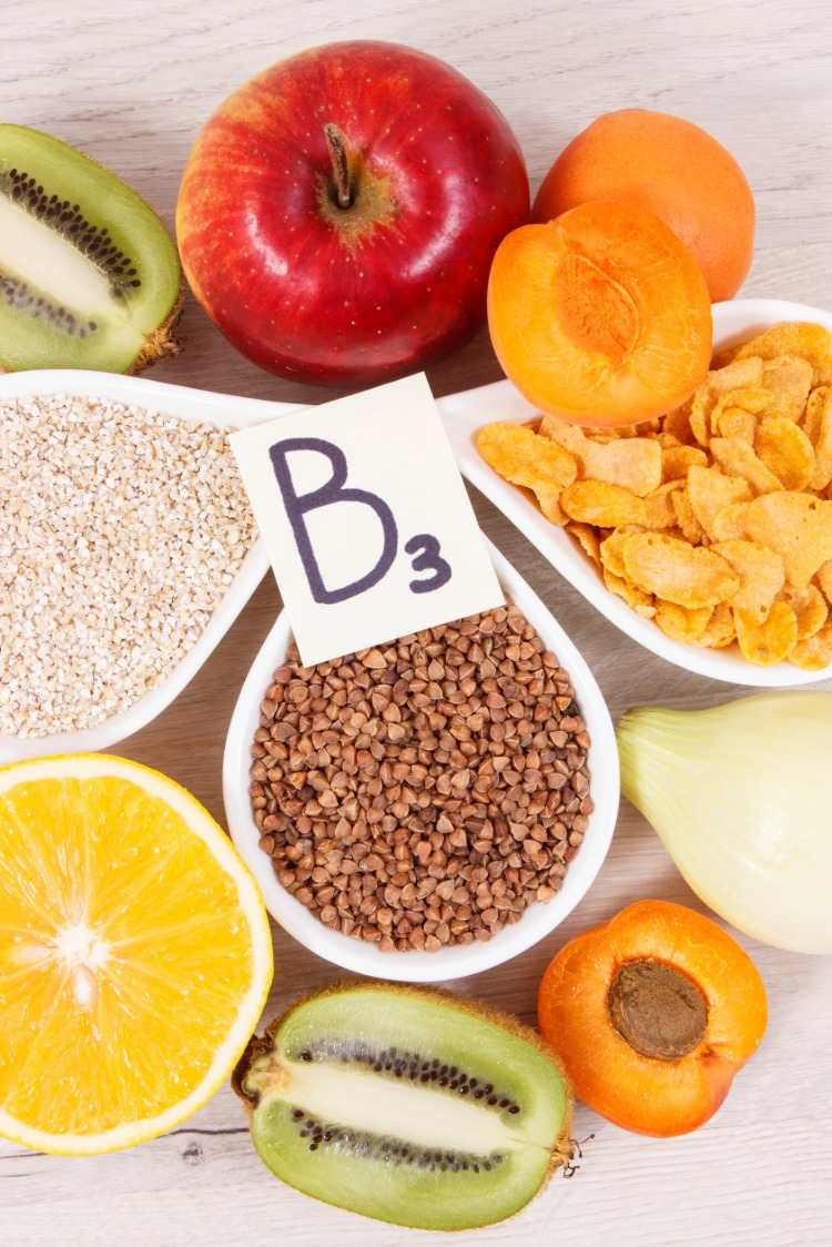 källor till niacin eller vitamin B 3 från frukter och baljväxter