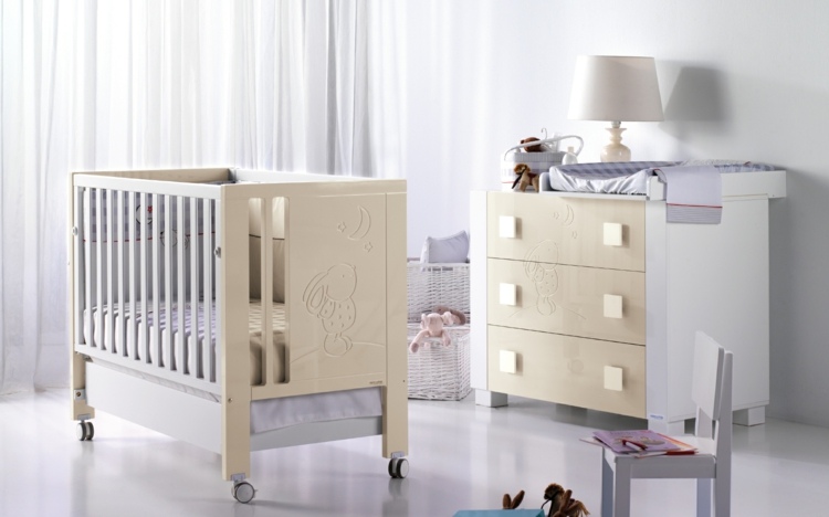 Rolling cot trä carving byrå söt