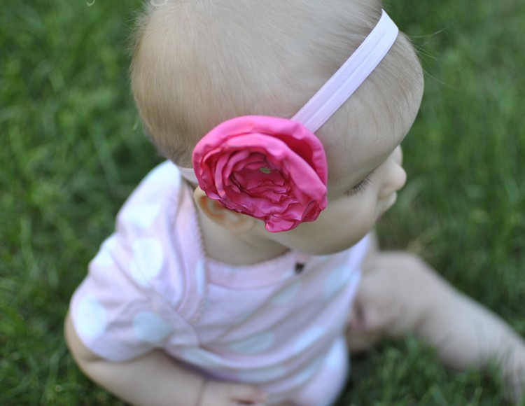 Gör-det-själv babyhårband instruktioner-satin-ros-rosa