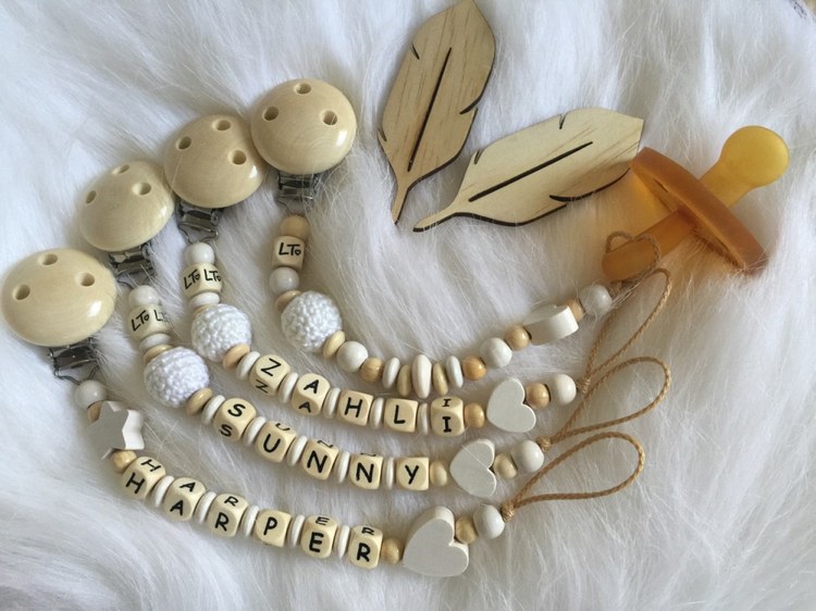 Soother-chain-do-it-yourself-wood-natural-white-name