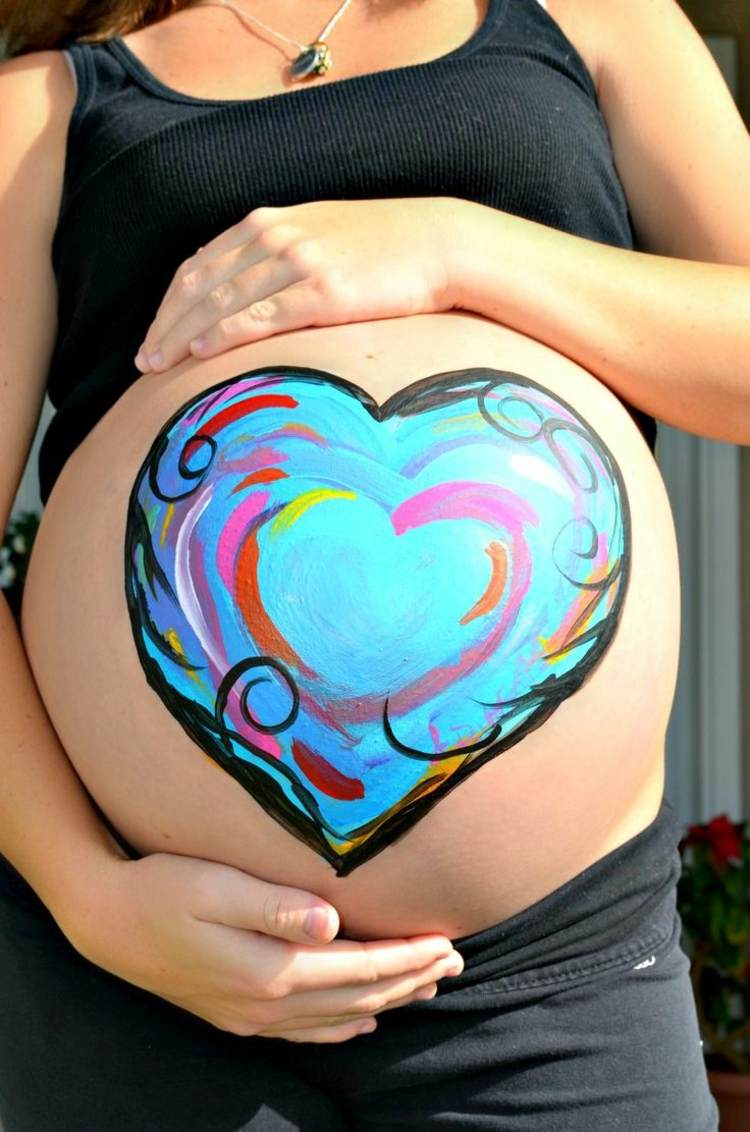 måla baby bump hjärta-freestyle-gör-det-själv-blå-pojke-lätt