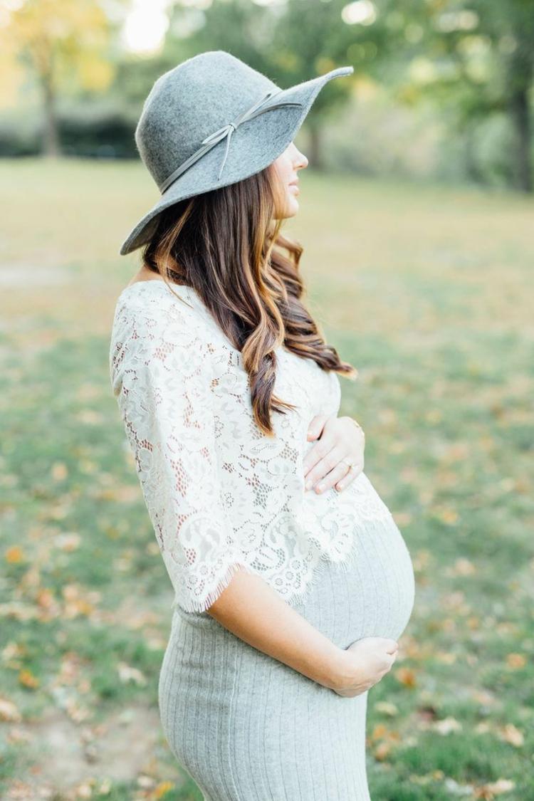 Gör babybumpfoton själv med tips kläder-accessoarer-hatt-spets-blus-klänning