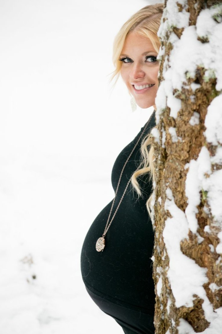baby bump foton-gör-själv-tips-fotograf-diy-inspirationer-vinter-skog-snö-träd