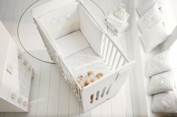 Babysäng-stötfångare-helt-vitt-baby rum