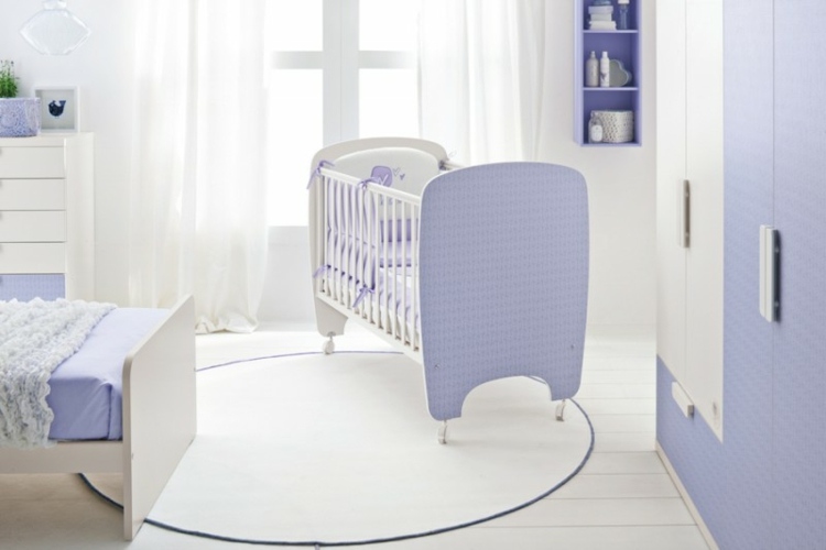Babysäng-stötfångare-lila-färg-rund matta-garderob