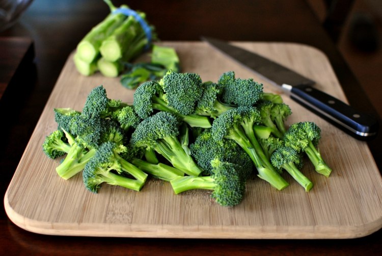 Baby gröt recept broccoli-friska-grönsaker-inspiration-instruktioner
