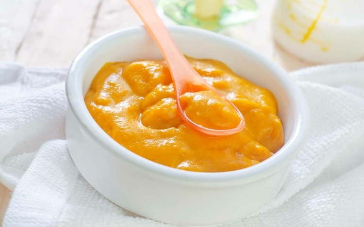 Baby gröt-recept-morot-4-månader-enkla-ingredienser-morötter