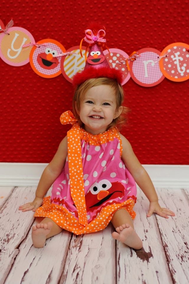 baby-kläder-flicka-födelsedag-outfit-orange-rosa-elmo