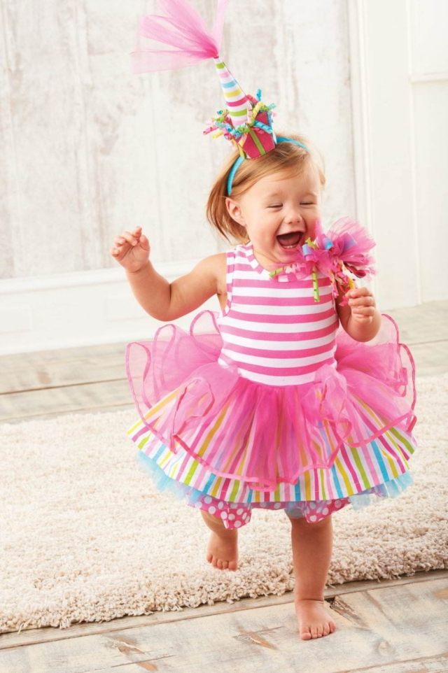 småbarn-flicka-idéer-färgglada-tutu-födelsedag-outfit