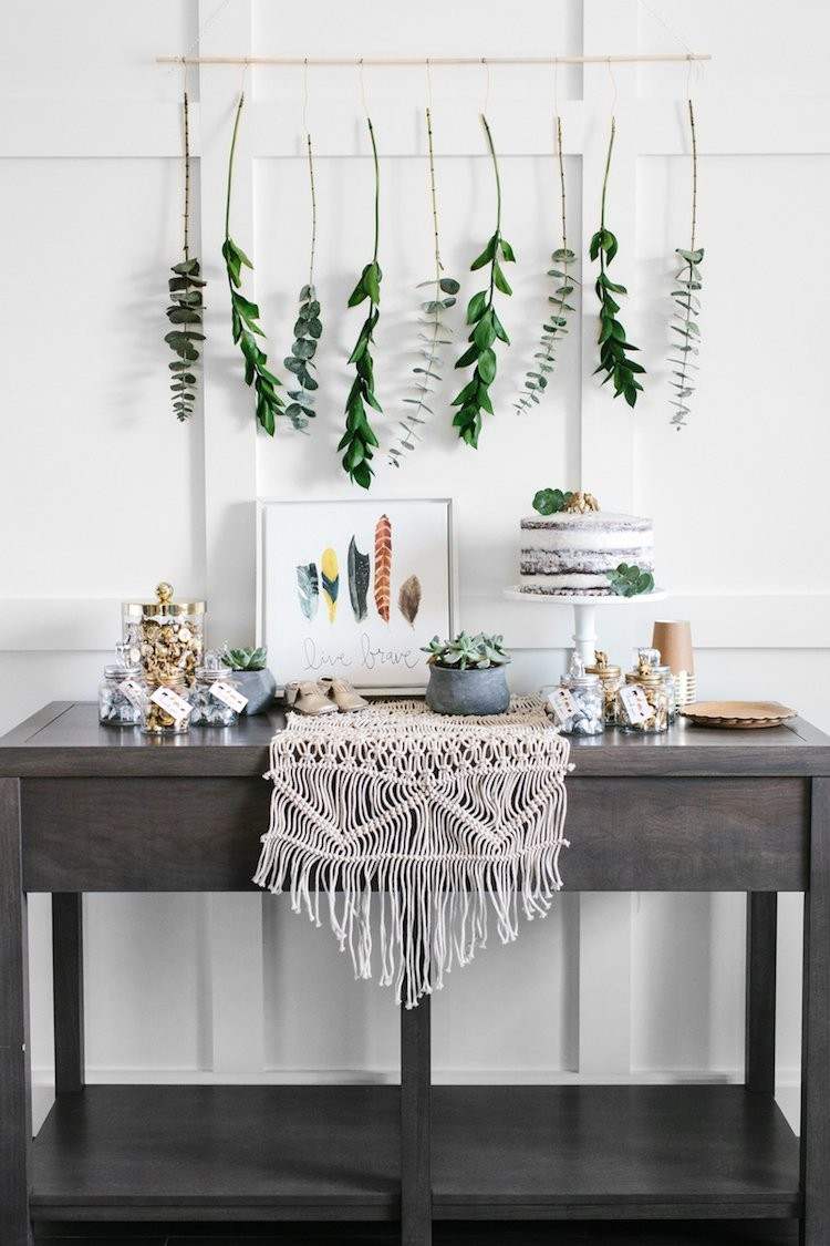 baby shower dekoration pojke tårta väggdekoration bohemisk stil växter