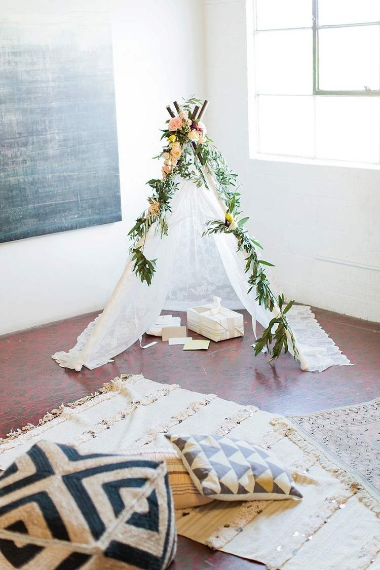 baby shower dekoration boho stil tipi blommor spets