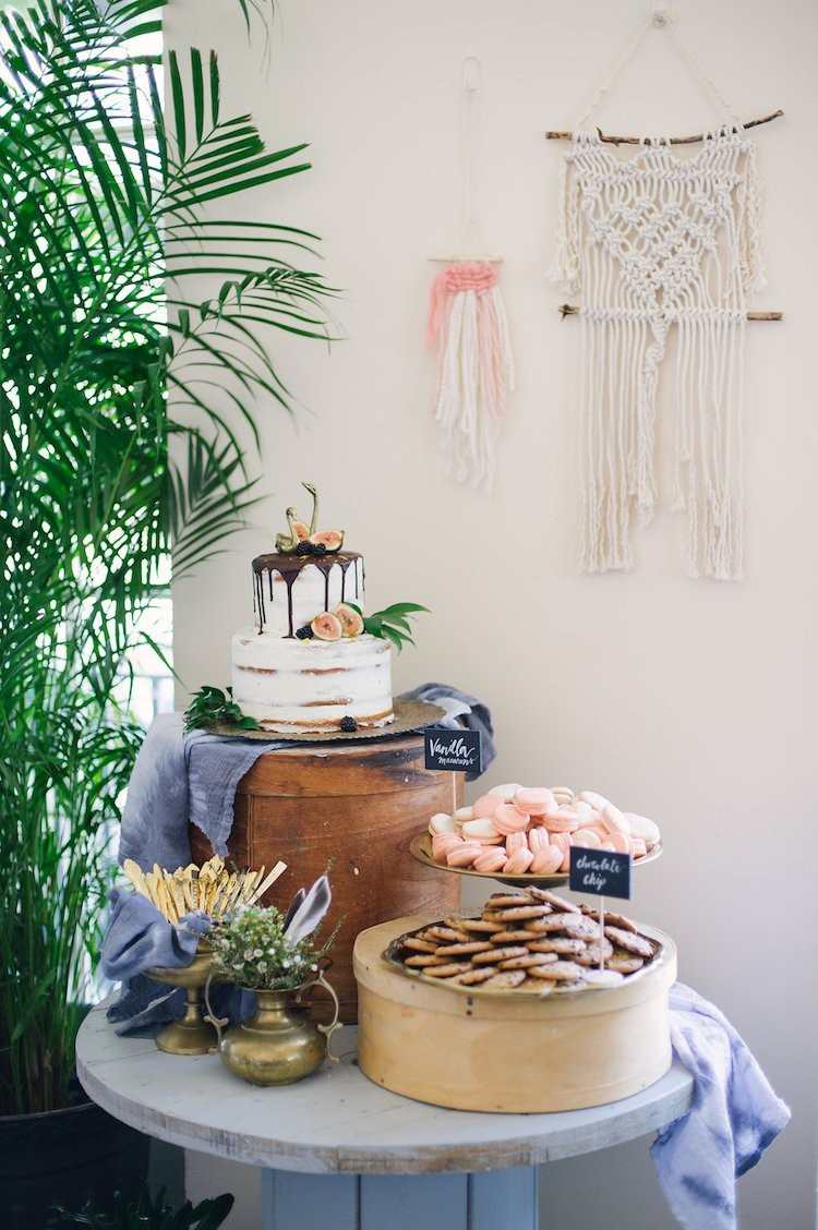 baby shower fira boho stil bord godis tårta väggdekoration