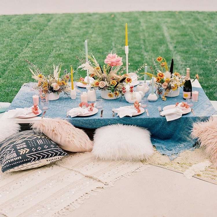 bordsdekoration boho baby duschbord på golvets sittdyna