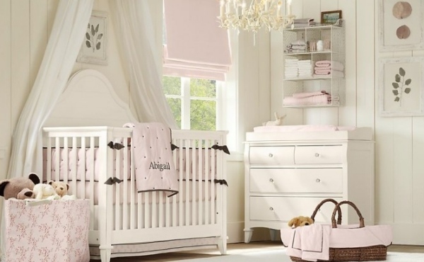 babyrum-design-vit-rosa-elegant-tjej