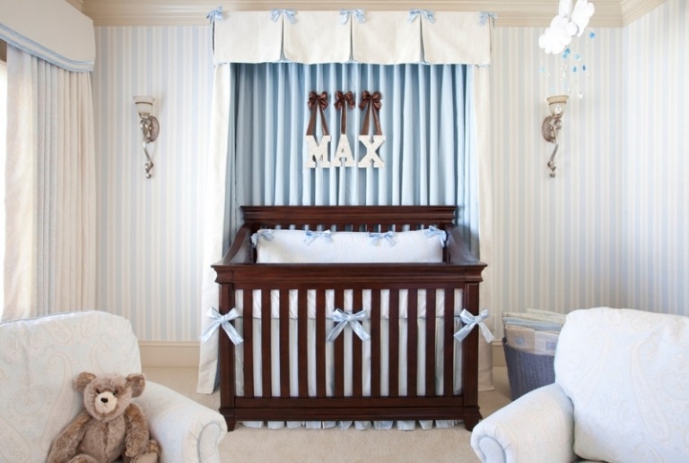 Babyrum-blå-säng himmelsfärg-traditionell-söt-design