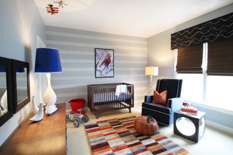 Babyrum-blå-modern-inredning-vägg-design-idéer-ränder
