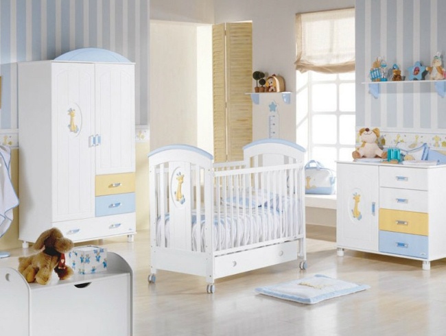 babyrum helt designad blå vit orange giraffer micuna