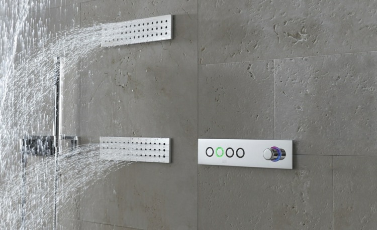lateral vattenstråldusch modern badrumsinredning elektronisk