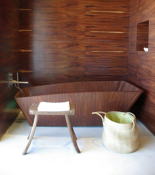 Badrum trä design badkar vägg
