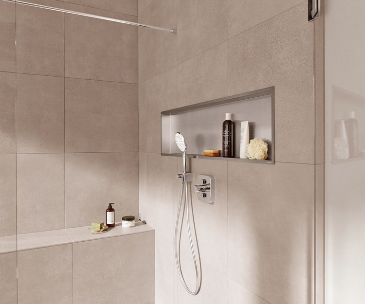 Installera väggnisch eller duschnisch med kakel till duschen i badrummet och få det att se snyggt ut