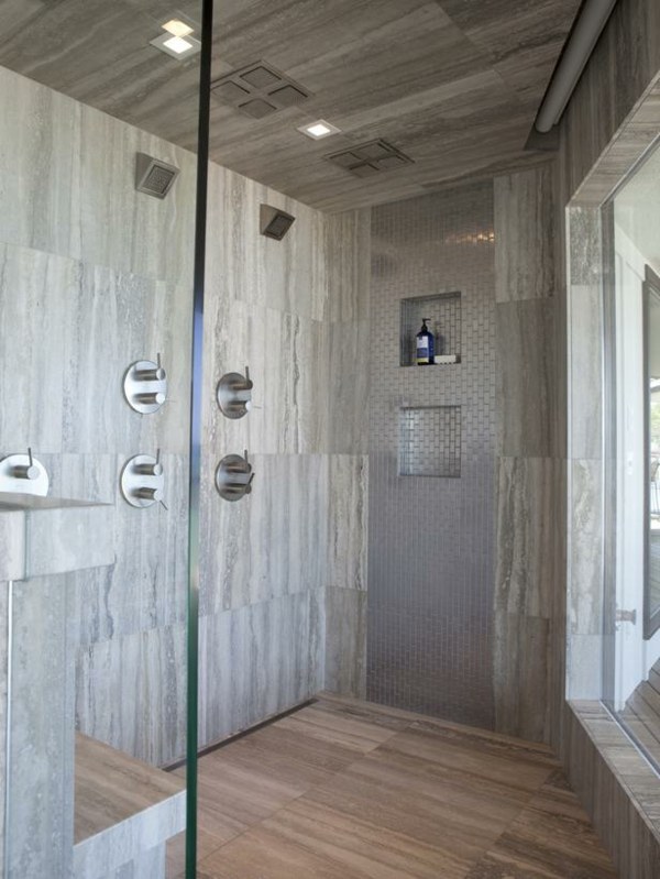 modern-massage-dusch-i-badrum