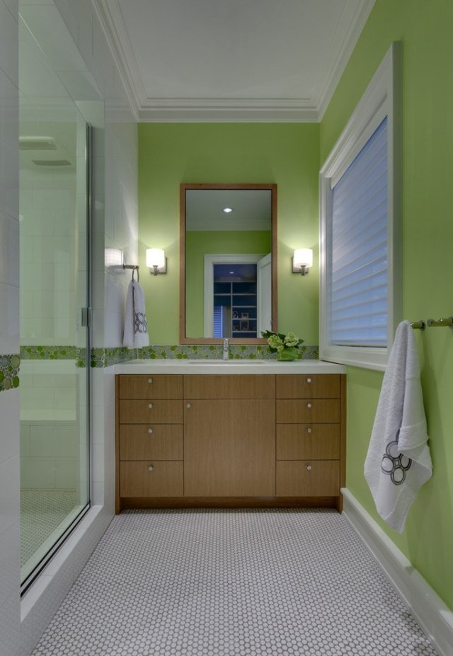 färg-badrum-grönt-trä-fåfänga-duschkabin