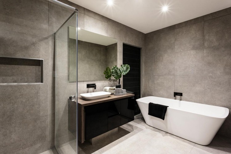 Badrum-sanitär-duschkabin-skiljevägg-fristående badkar