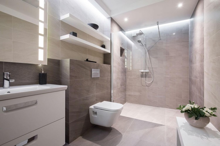 Design av badrum och VVS - kombination av badrumsmöbler - tillbehör