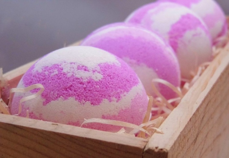 Gör badbollar själv, stora-rosa-trä-låda-förvaringsförpackningar