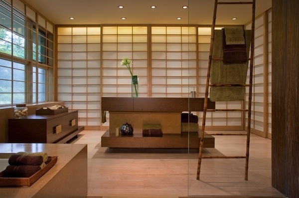 Badrumsdesignidéer Asiatisk stil-trä stege-badhanddukstork känns bra badrum