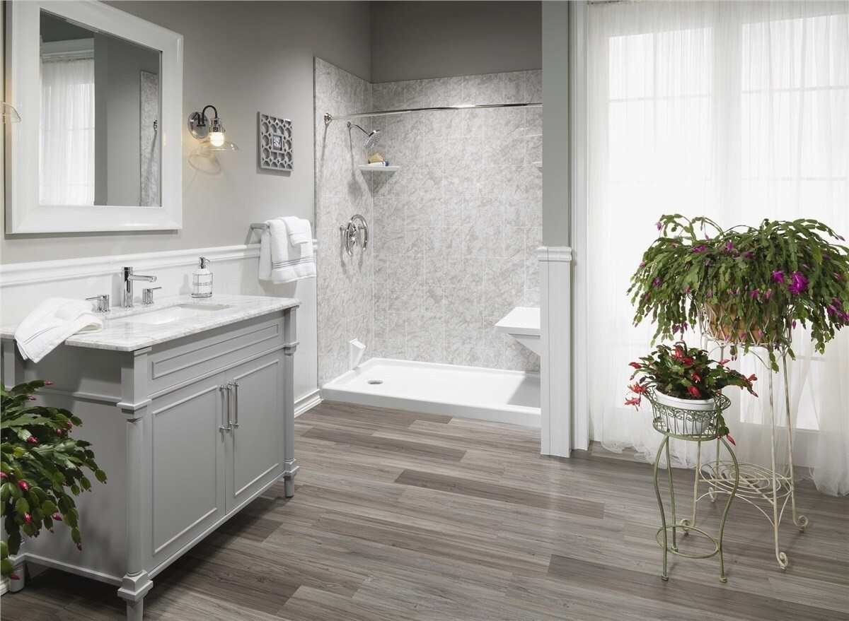 kombinera modern och klassisk design och ersätt badkaret med en dusch