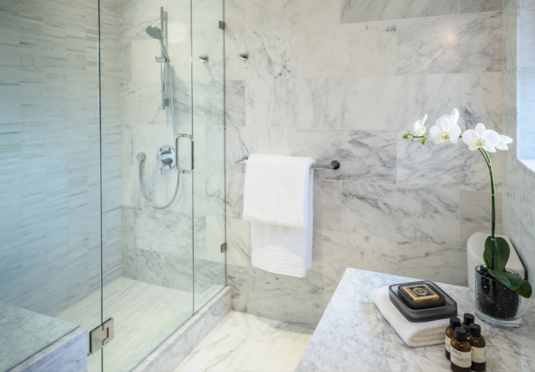 marmorväggbeklädnad för badrum utan badkar